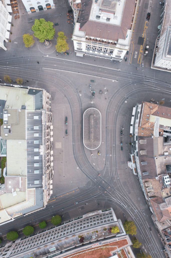 Drohnenshot über dem Paradeplatz in Zürich